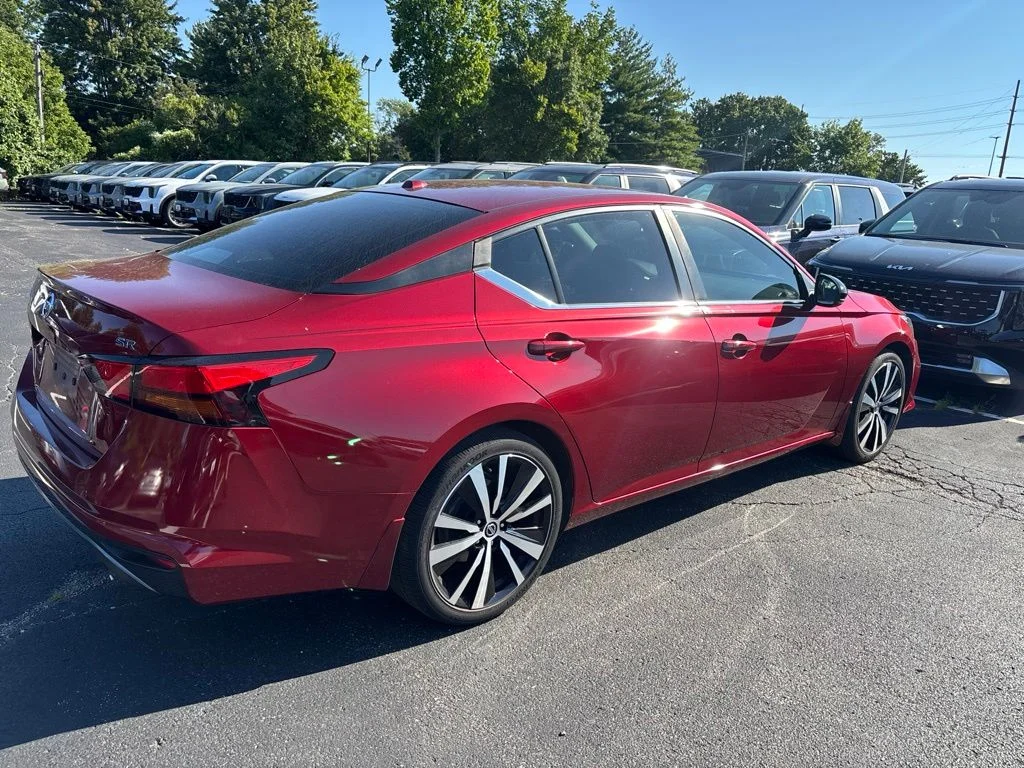 Used 2019 Scarlet Ember Tintcoat Nissan 2.5 SR image 3