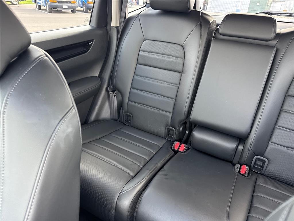 Used 2025 Solar Silver Metallic Honda EX-L image 16