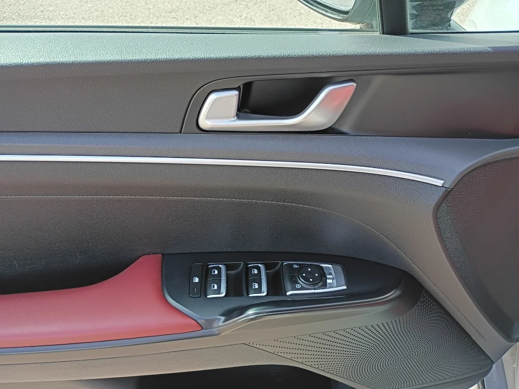 Used 2021 Wolf Gray Kia GT-Line image 22