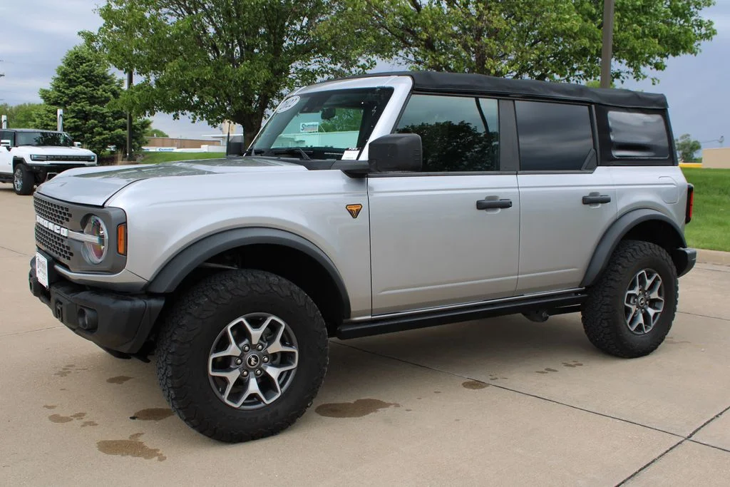 Used 2022 Silver Ford Badlands image 17
