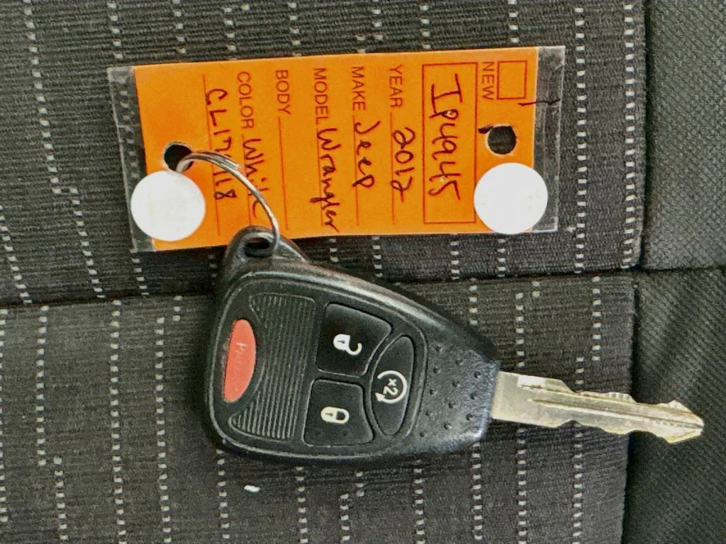 Used 2012 White Jeep Rubicon image 33