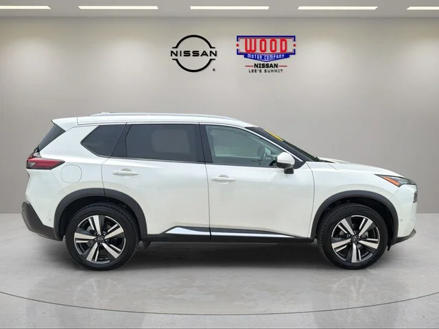Used 2023 Pearl White Tricoat Nissan SL image 2