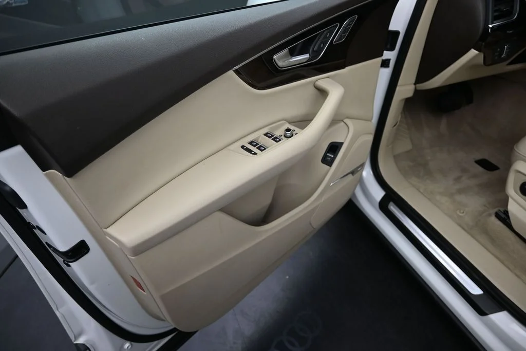 Used 2019 White Audi 55 Premium Plus image 13