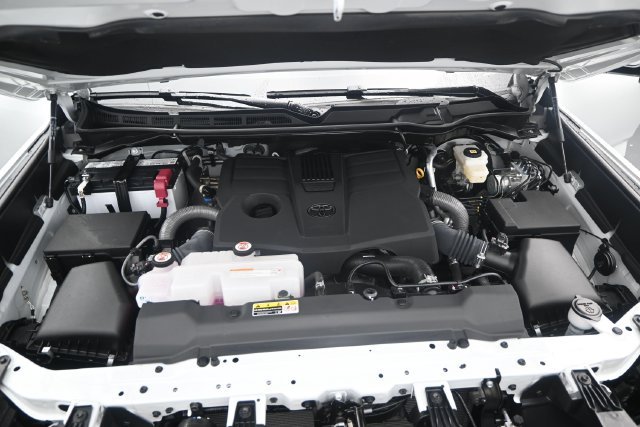 Used 2025 Wind Chill Pearl Toyota Limited image 17