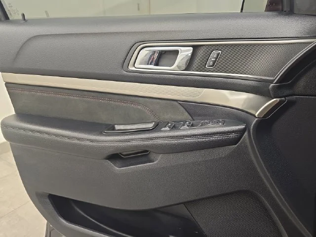 Used 2019 Gray Ford XLT image 36