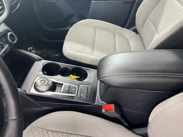 Used 2022 Black Ford SE image 15