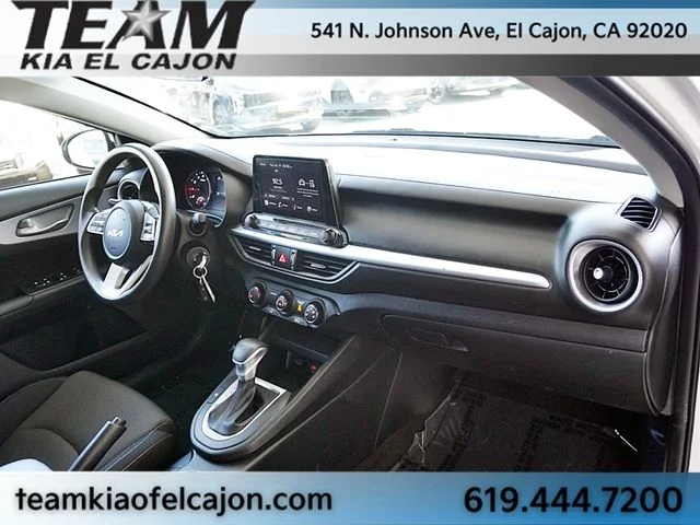 Used 2024 White Kia LXS image 10