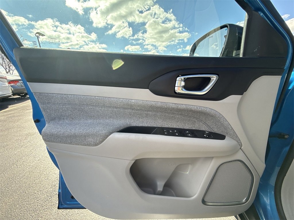 2022 JEEP COMPASS - Image 12