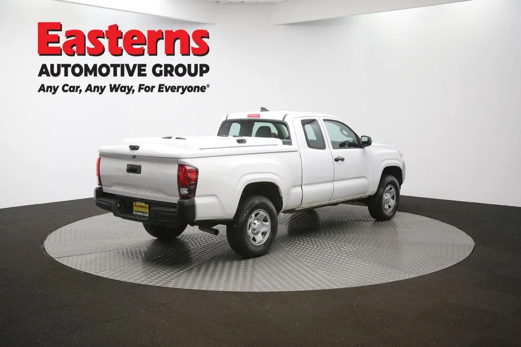 Used 2018 White Toyota SR image 38