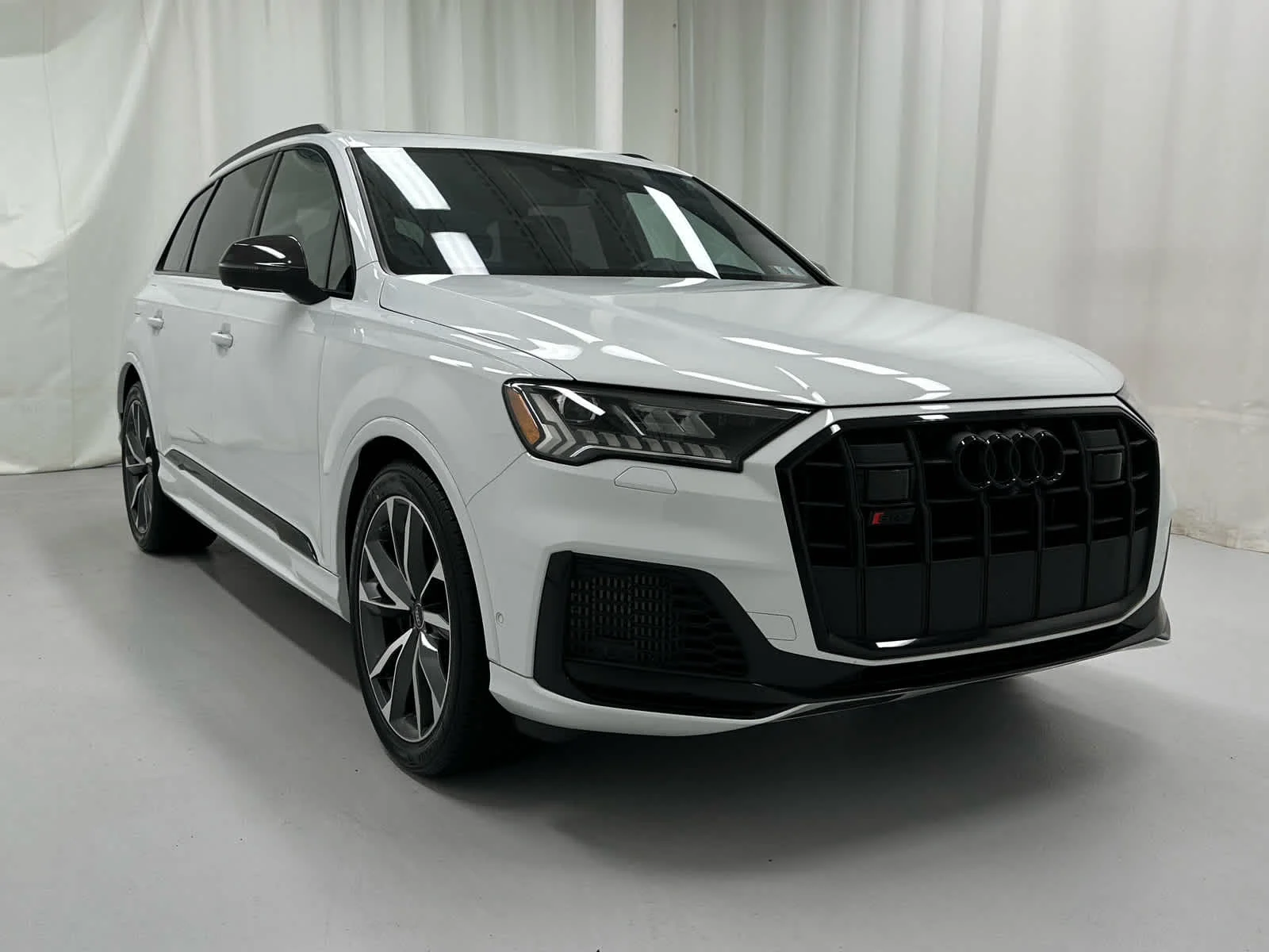 2023 Audi SQ7 Prestige quattro Tiptronic's photo