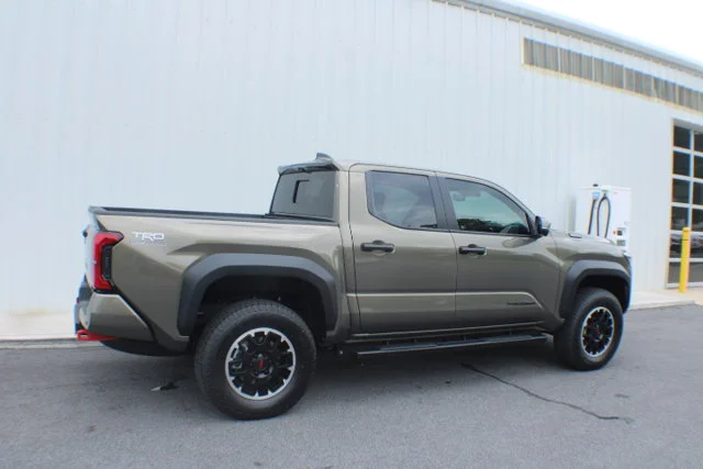 Used 2025  Toyota  image 2