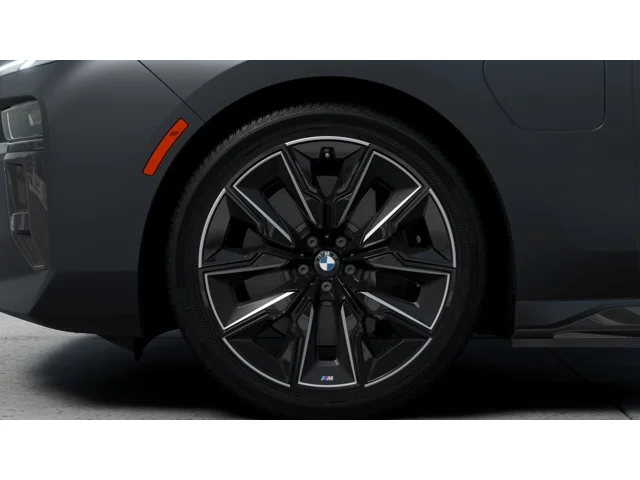 2026 BMW 7 Series 750e - Photo 7