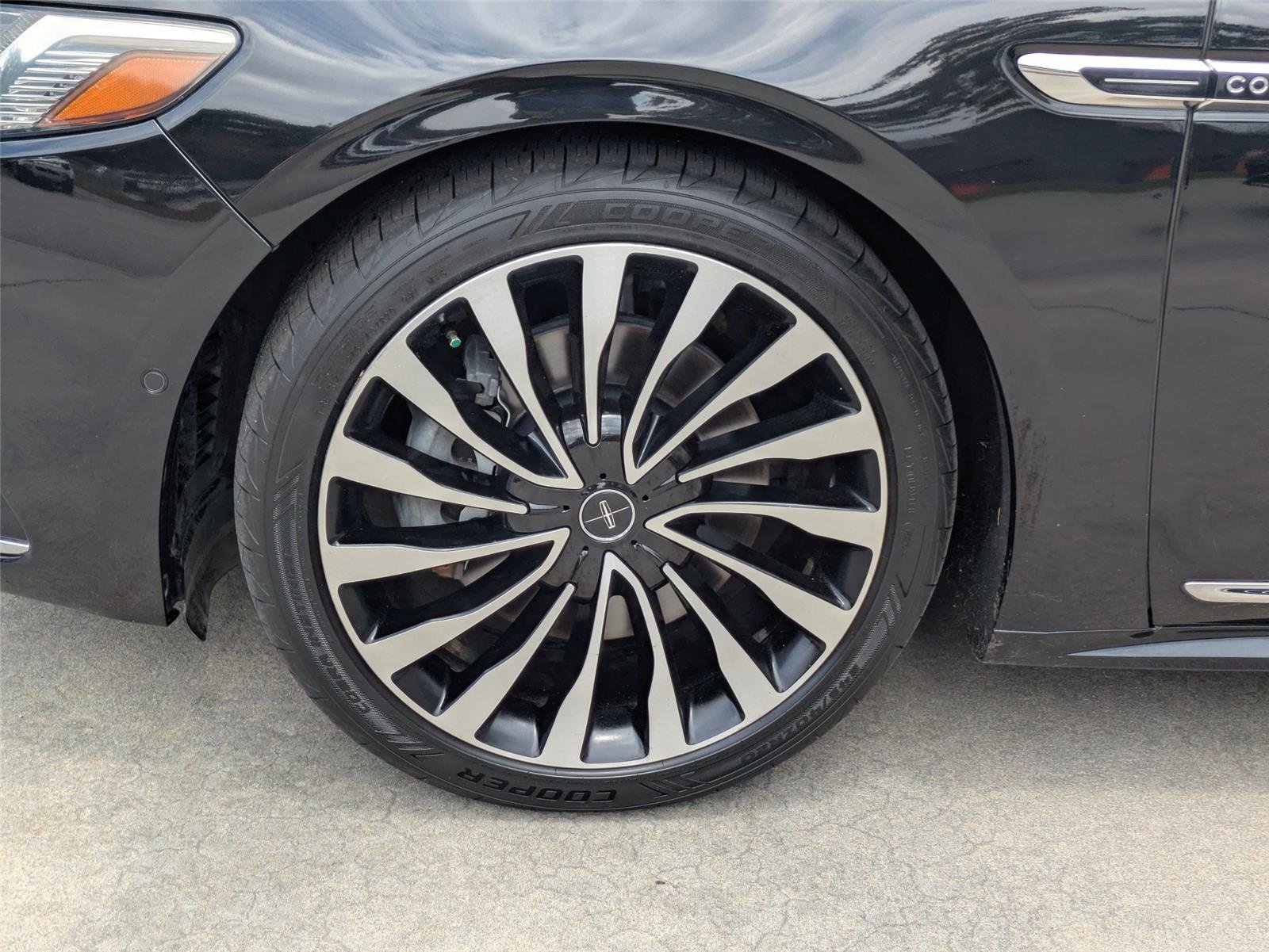 Used 2017 Diamond Black Lincoln Black Label image 18