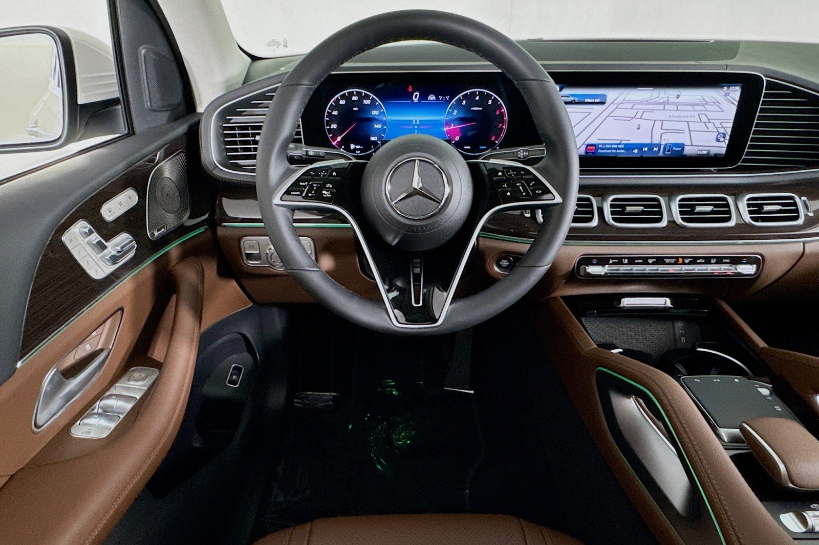 New 2026 Polar White Mercedes-Benz GLS 450 4MATIC® SUV image 4