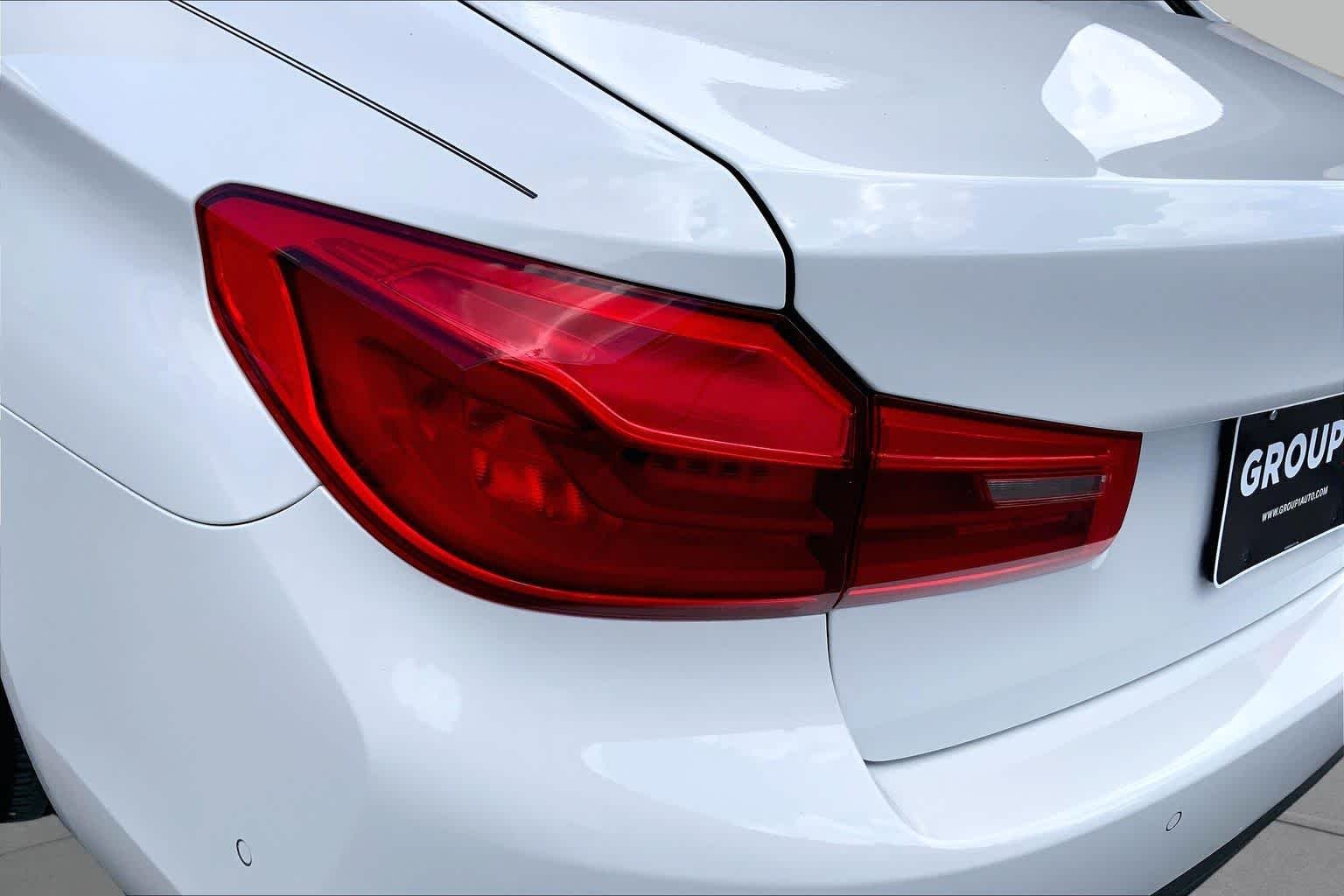 Used 2018 Mineral White Metallic BMW 540i image 28