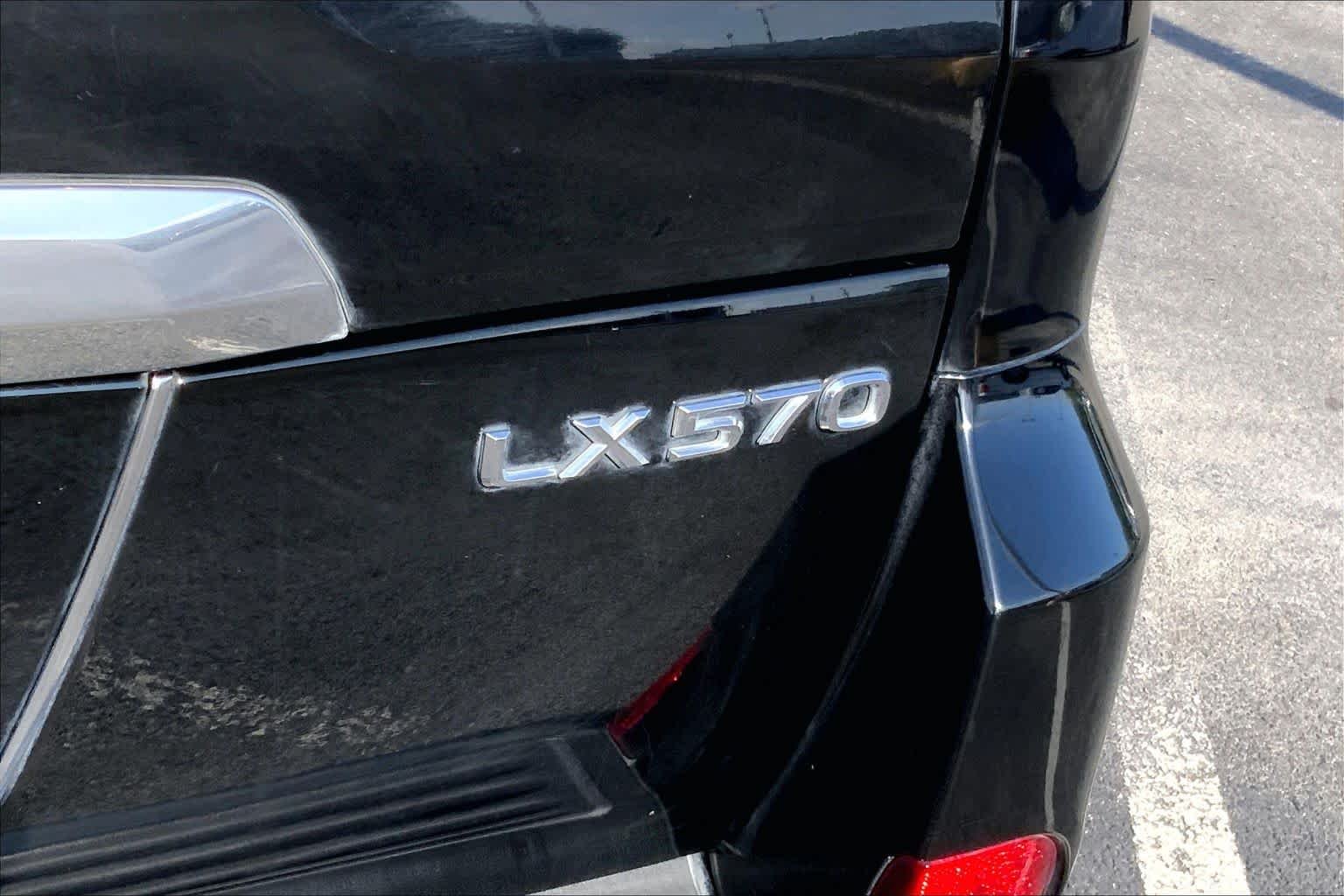 Certified Used 2019 Black Onyx Lexus  image 28