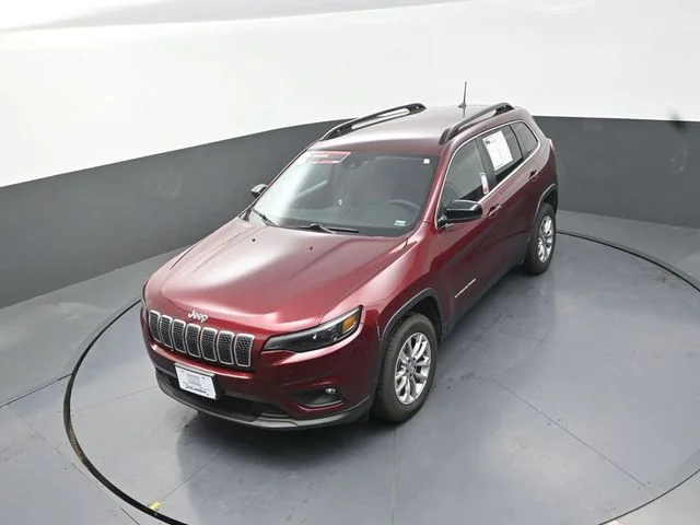 Used 2022 Red Jeep Latitude Lux image 14