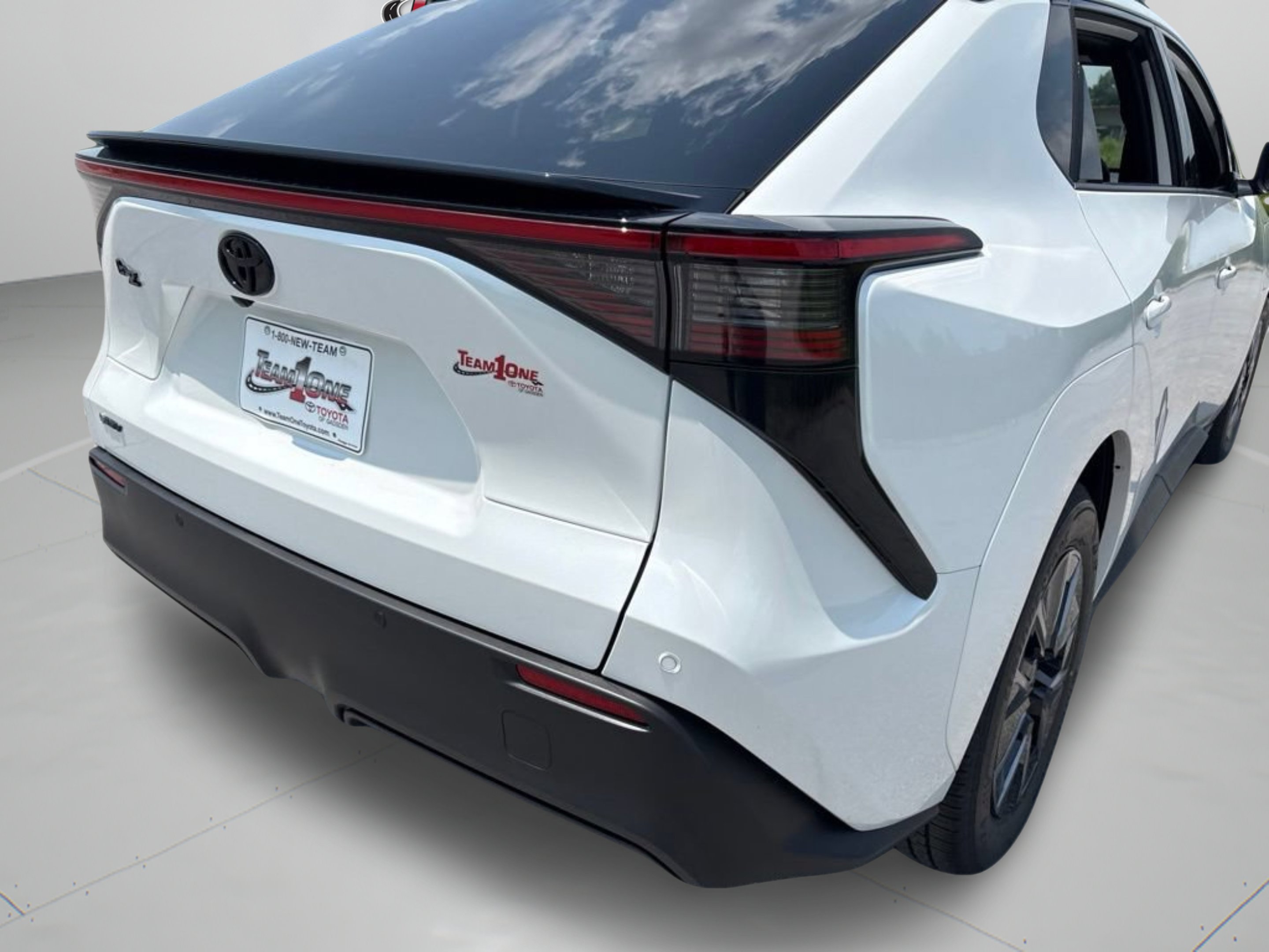 New 2026 Wind Chill Pearl Toyota XLE image 21