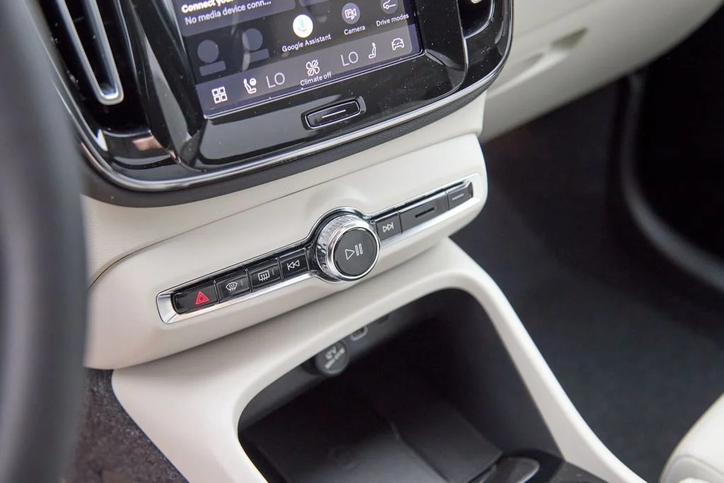 New 2026 Crystal White Volvo Plus image 15