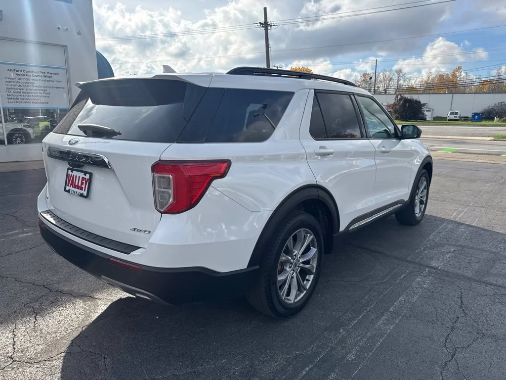 Used 2022 White Metallic Ford XLT image 3
