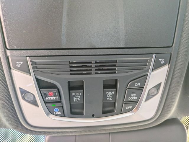 New 2026 Platinum White Pearl Acura Base image 25