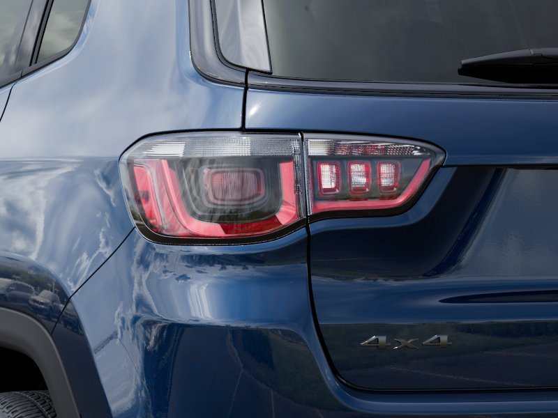 New 2026 Fathom Blue Pearl-Coat Exterior Paint Jeep Latitude image 9
