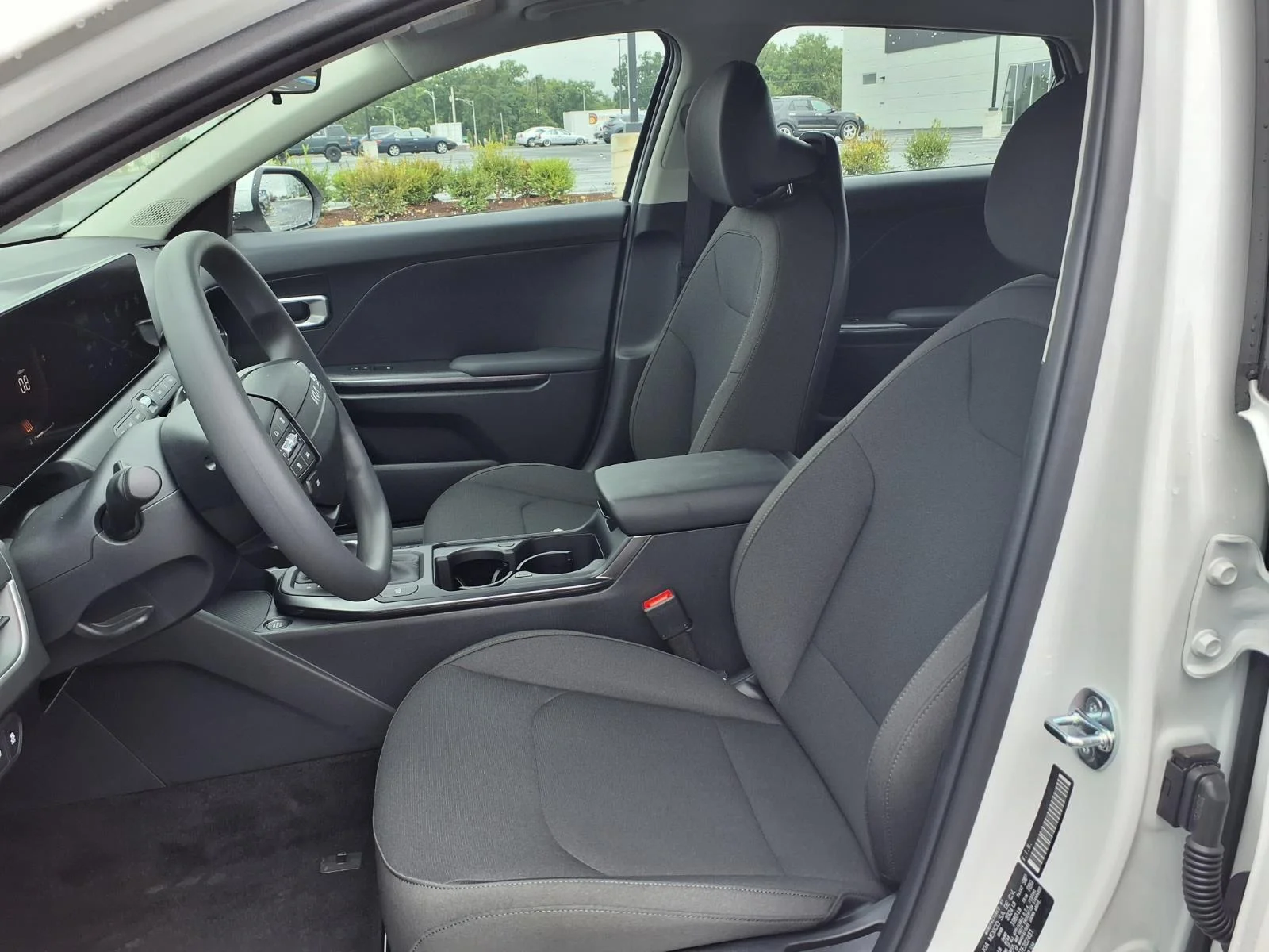 New 2026 Snow White Pearl Kia LXS image 11