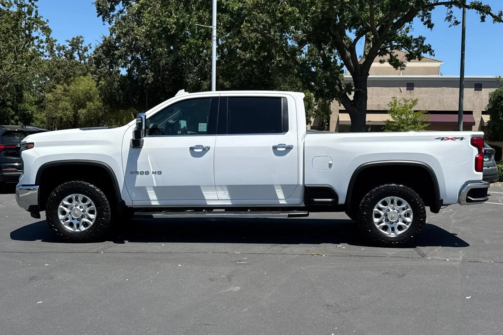 Used 2024 Summit White Chevrolet LTZ image 6