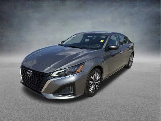 Used 2025 Gray Nissan 2.5 SV image 7
