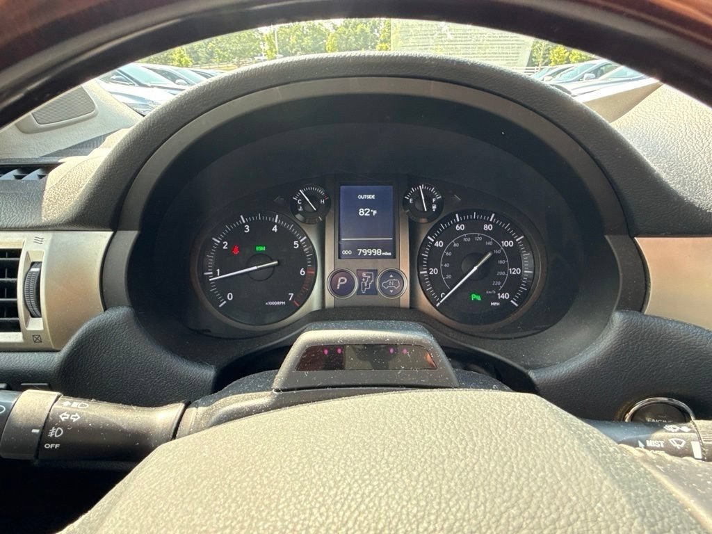 Used 2017 Starfire Pearl Lexus 460 Luxury image 22