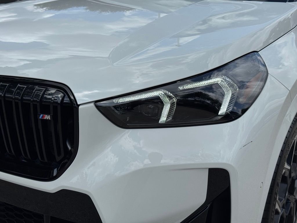 Used 2025 White BMW M35i image 9