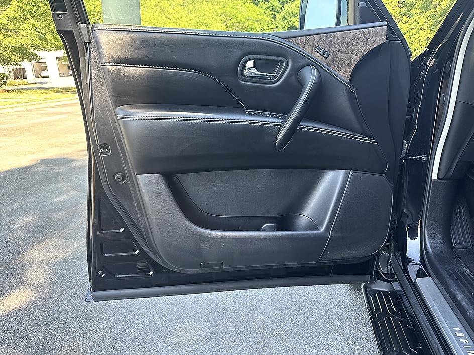 Used 2022 Mineral Black INFINITI PREMIUM SELECT image 9