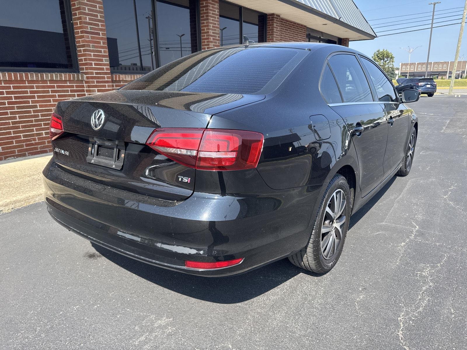 Used 2018  Volkswagen 1.4T SE image 6