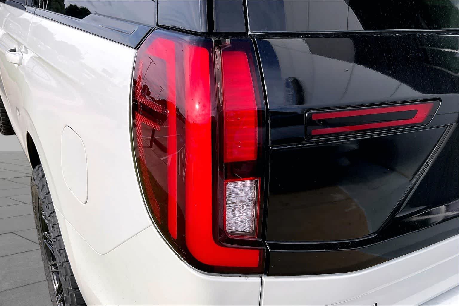 New 2026 Star White Metallic Tri-Coat Ford Platinum® image 10