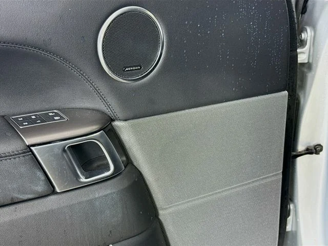 Used 2021 Silver Land Rover SE image 20