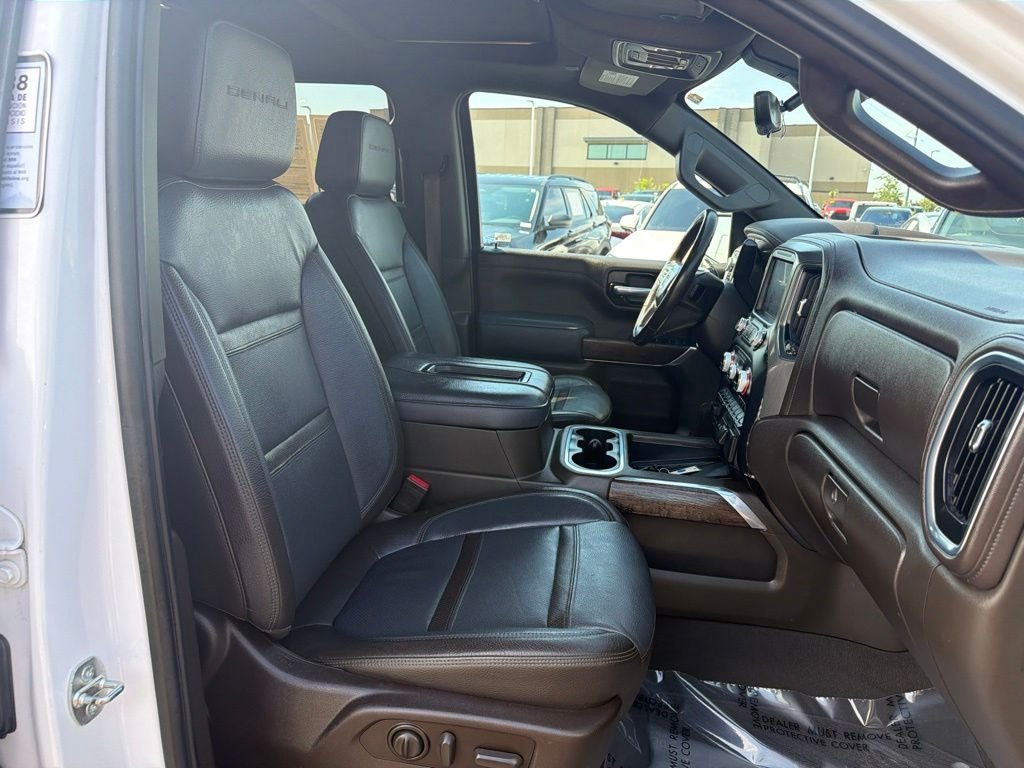 Used 2021 White GMC Denali image 19