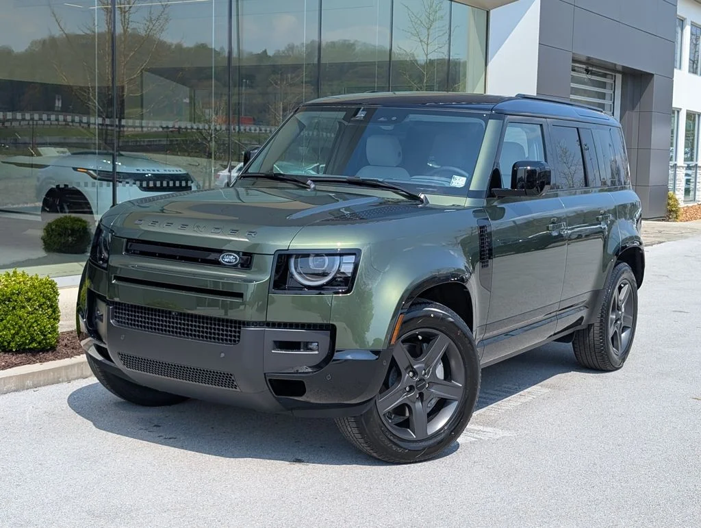 2026 Land Rover Defender 110 X-Dynamic SE P400's photo