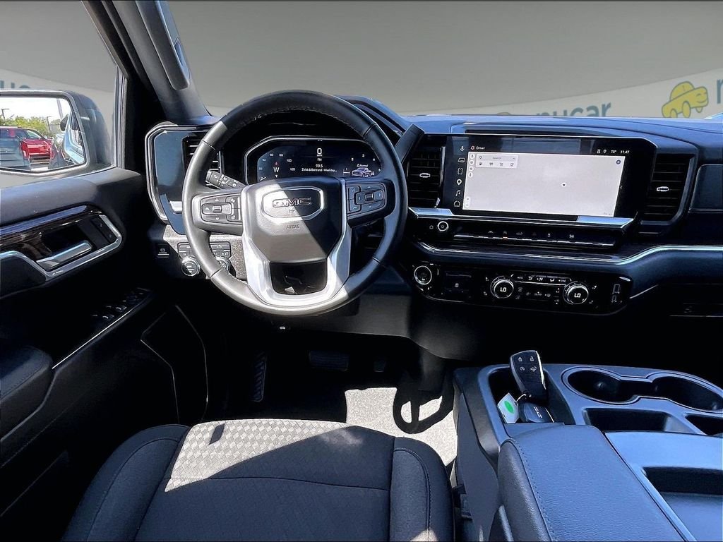 Used 2025 Black GMC Elevation image 17