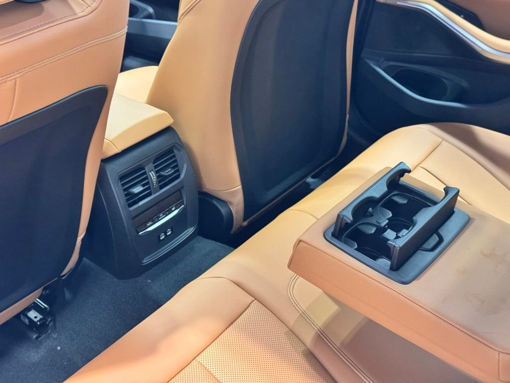 2026 BMW 3 Series 330i - Photo 18