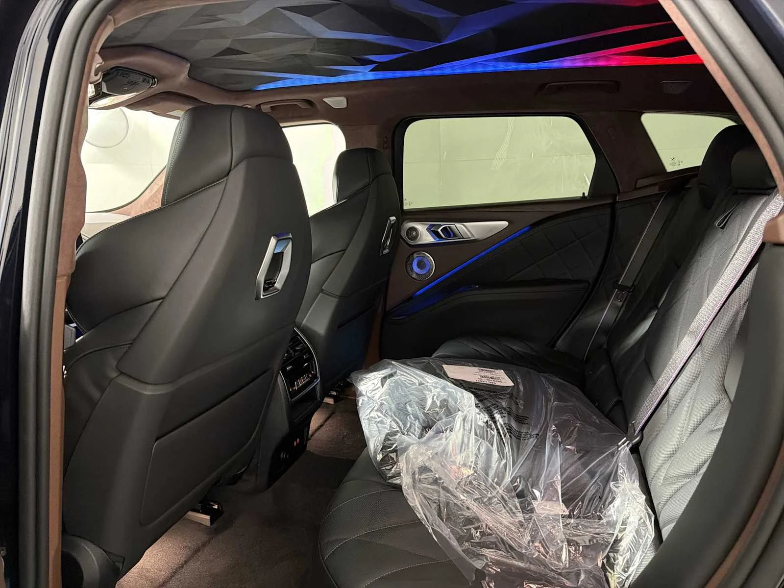 New 2026 Carbon Black Metallic BMW Label image 19