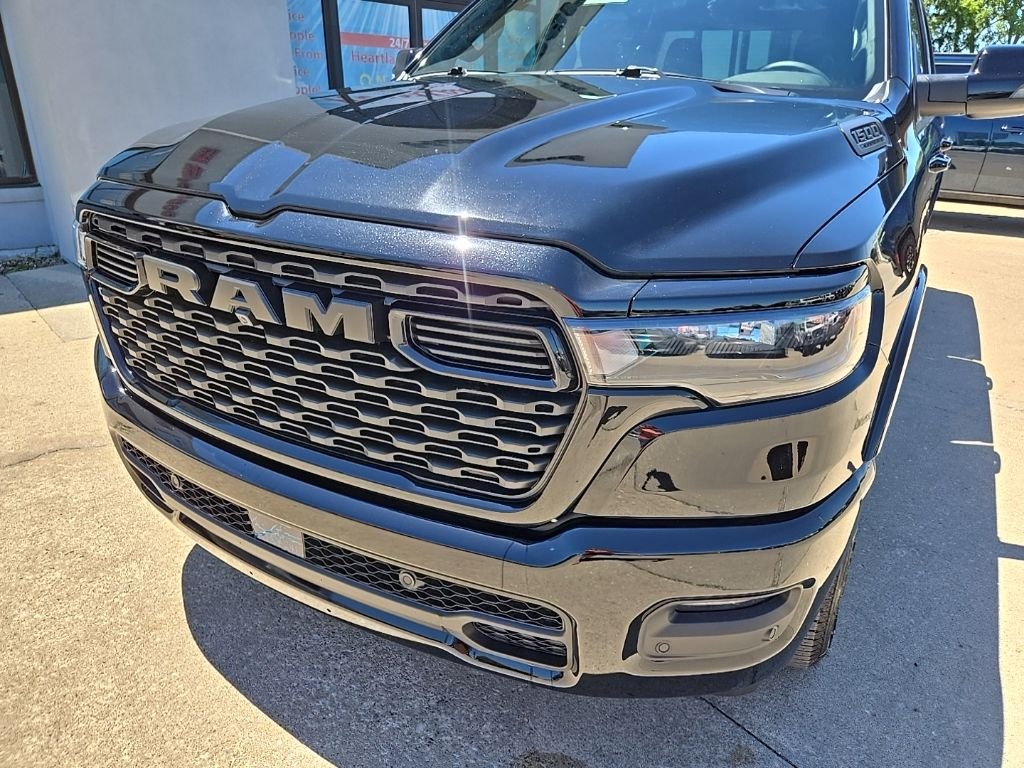 New 2026 Diamond Black Crystal Pearl-Coat Exterior Paint RAM Big Horn/Lone Star image 17