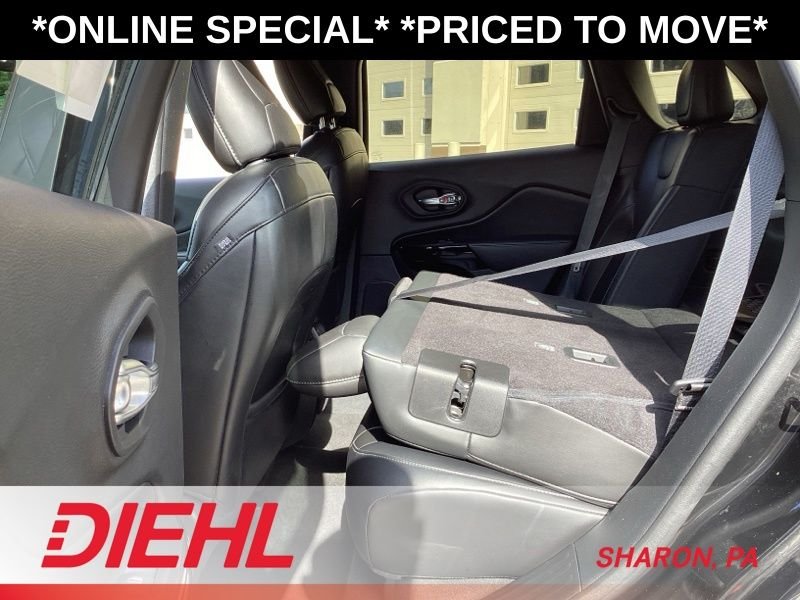 Used 2020 Black Jeep Latitude Plus image 19