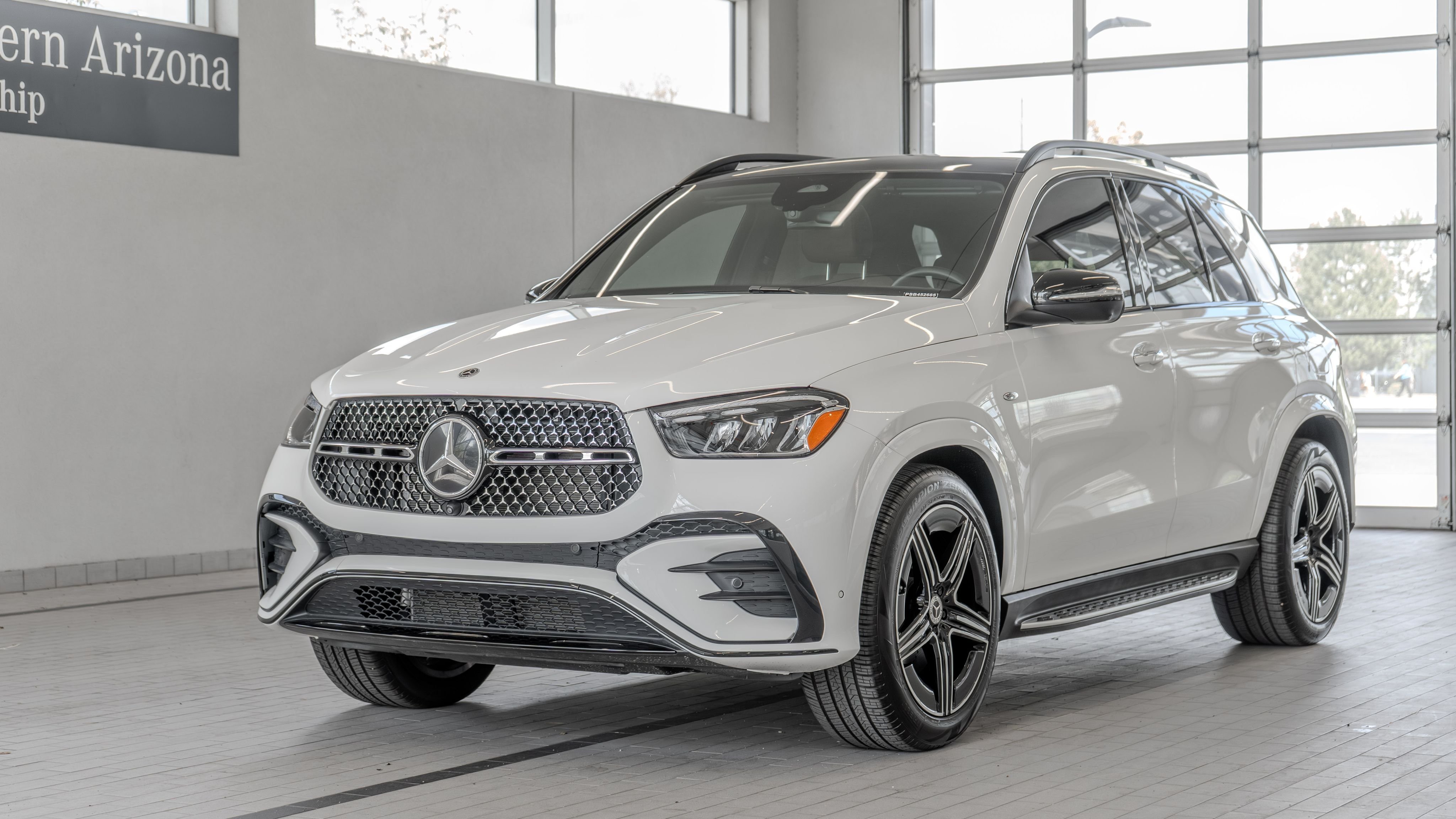Certified Used 2025 Polar White Mercedes-Benz GLE 450e image 25