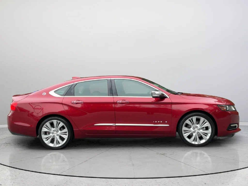 Used 2018 Red Chevrolet Premier image 9