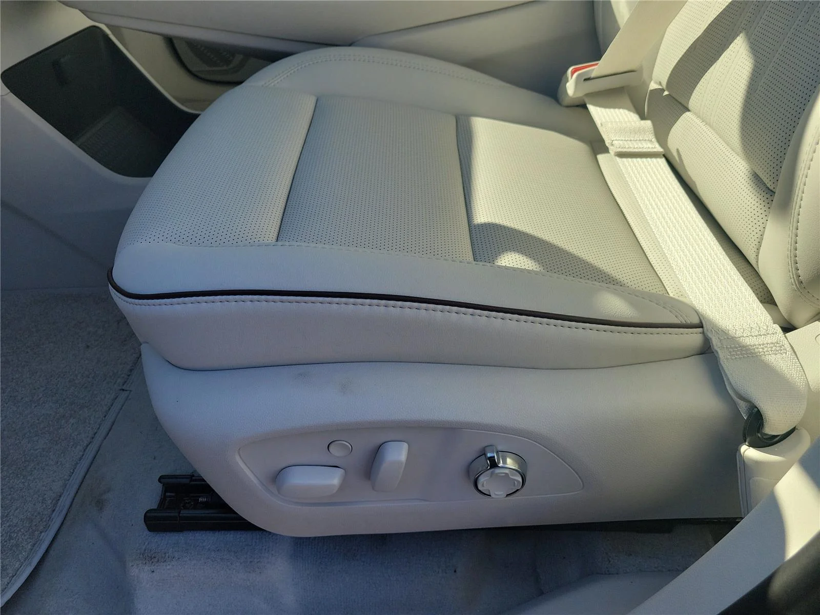 New 2026 Moonstone Gray Metallic Buick Avenir image 20