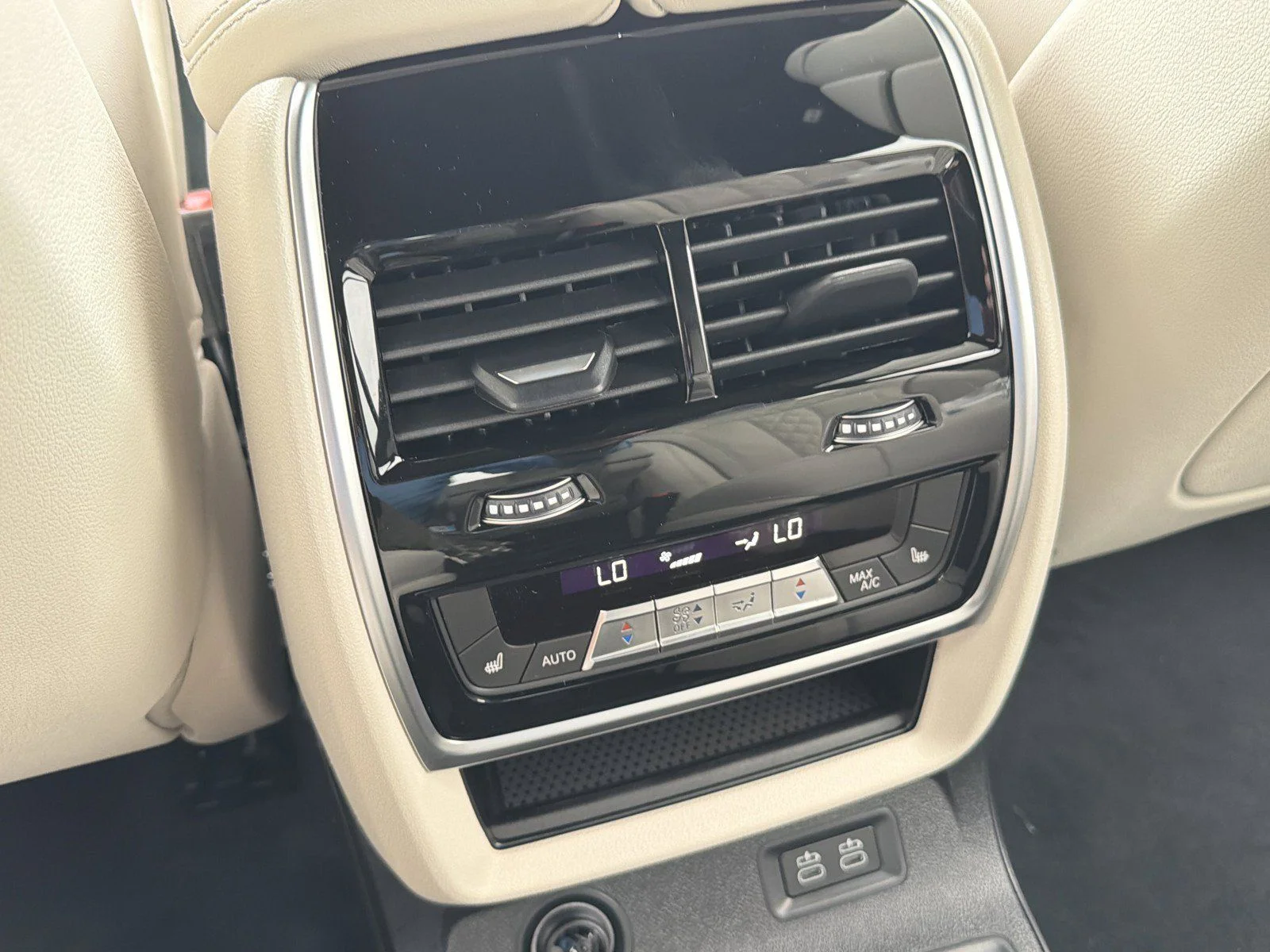 New 2027 Dravit Grey Metallic BMW xDrive40i image 19