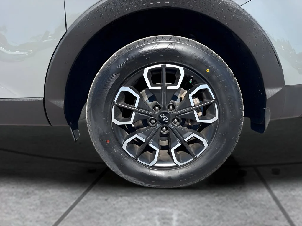 Used 2022 Gray Hyundai SEL image 29
