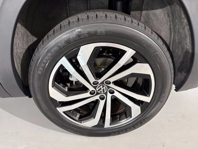 Used 2023 Gray Volkswagen SEL image 6