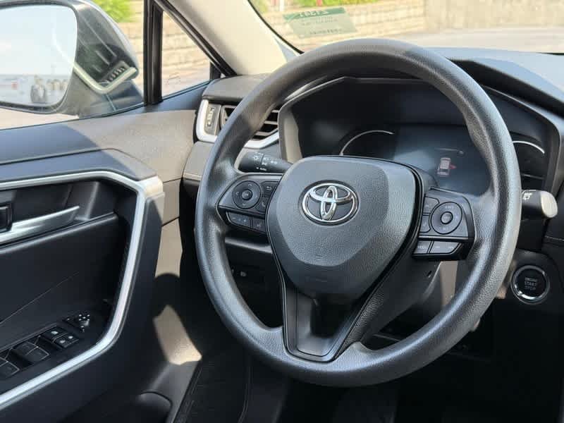 Used 2025 Silver Sky Metallic Toyota XLE image 12