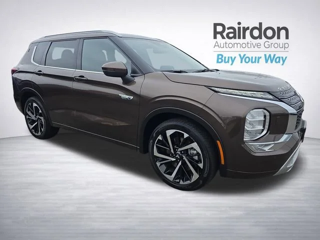2023 Mitsubishi Outlander Plug-in Hybrid SEL S-AWC's photo